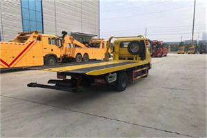 雁江非事故拖车